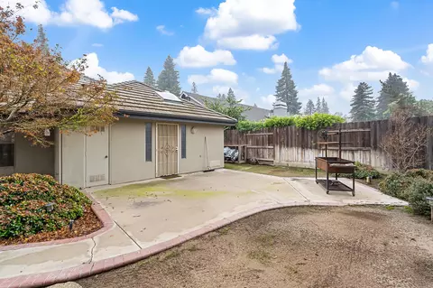 240 E Parkview Ave, Visalia, CA 93277 photo 54
