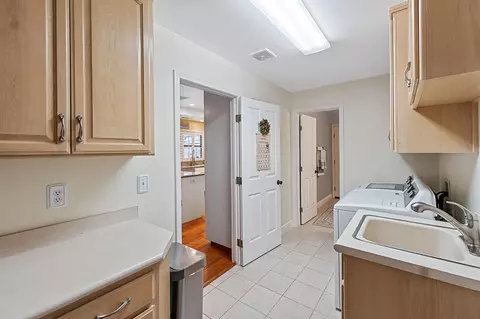 240 E Parkview Ave, Visalia, CA 93277 photo 45