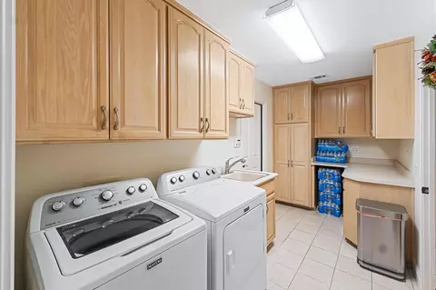 240 E Parkview Ave, Visalia, CA 93277 photo 46