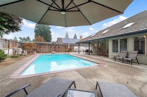 240 E Parkview Ave, Visalia, CA 93277 photo 53