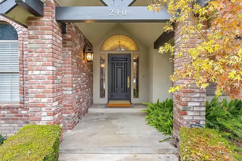 240 E Parkview Ave, Visalia, CA 93277 photo 5