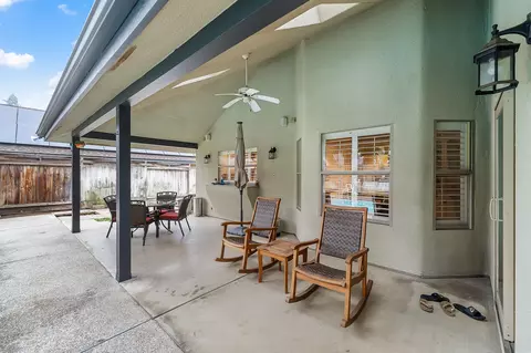 240 E Parkview Ave, Visalia, CA 93277 photo 48