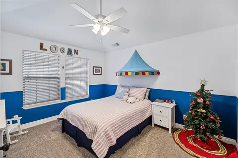 240 E Parkview Ave, Visalia, CA 93277 photo 30