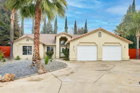 1904 N Terrace Ct, Visalia, CA 93291