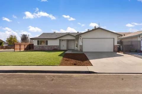 3311 W Country Ave, Visalia, CA 93277