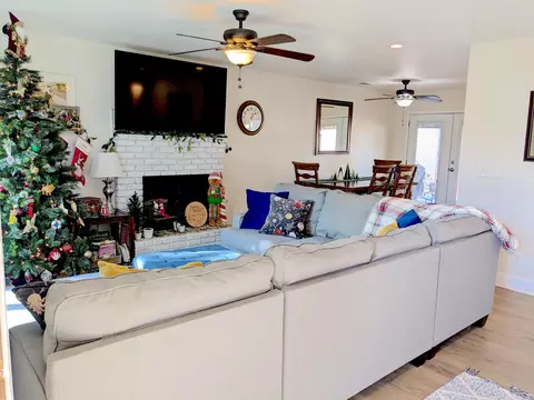 330 E Seeger Ct, Visalia, CA 93277 photo 7