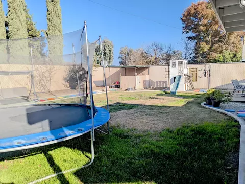 330 E Seeger Ct, Visalia, CA 93277 photo 28
