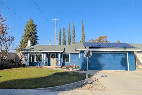 330 E Seeger Ct, Visalia, CA 93277 photo 4