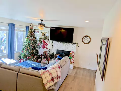 330 E Seeger Ct, Visalia, CA 93277 photo 10