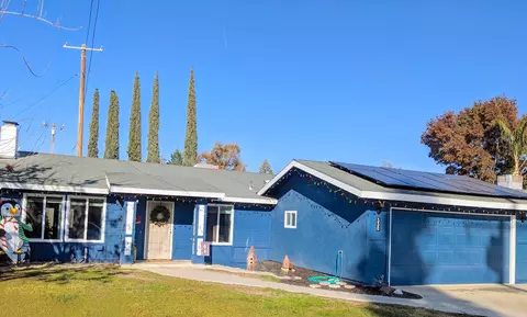 330 E Seeger Ct, Visalia, CA 93277 photo 3