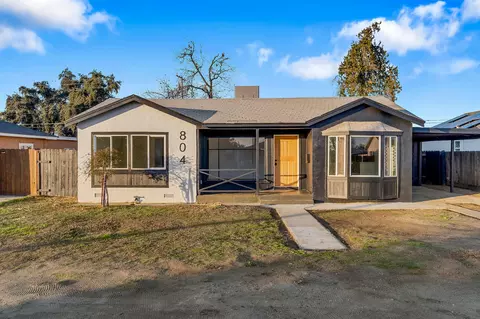 804 E Myrtle St, Hanford, CA 93230