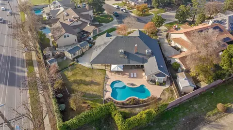 347 E Oak View Ave, Visalia, CA 93277