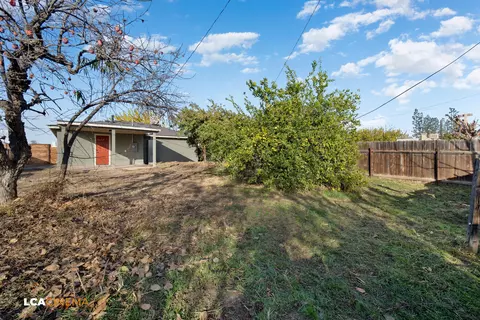 8413 Hall Rd, Lamont, CA 93241 photo 22
