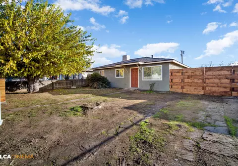 8413 Hall Rd, Lamont, CA 93241 photo 3