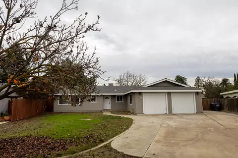1749 S Clark St, Visalia, CA 93292