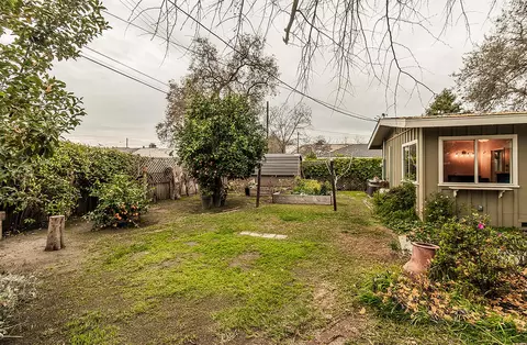 1429 W Iris Ave, Visalia, CA 93277 photo 40