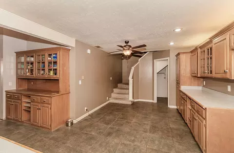 1429 W Iris Ave, Visalia, CA 93277 photo 12