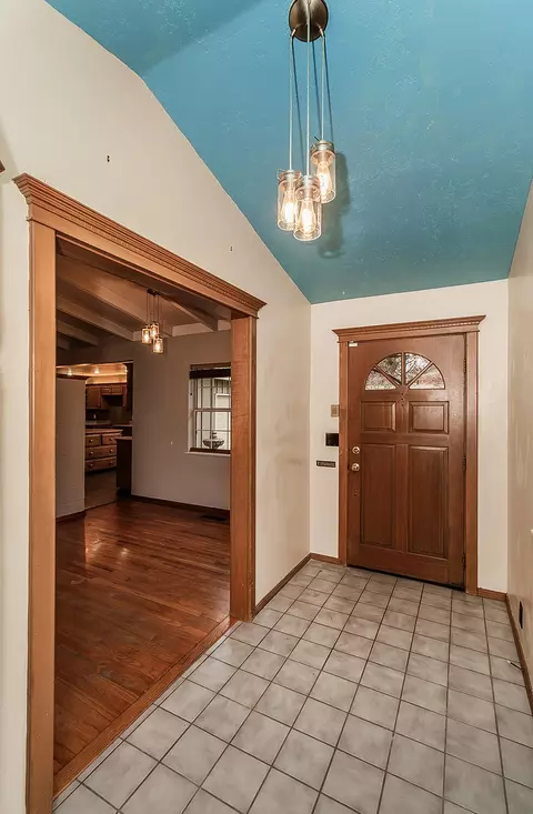 1429 W Iris Ave, Visalia, CA 93277 photo 3