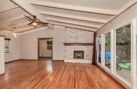 1429 W Iris Ave, Visalia, CA 93277 photo 6