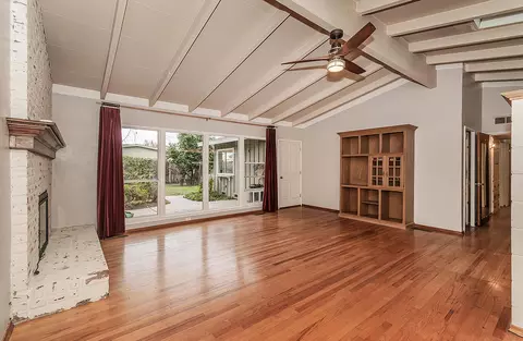 1429 W Iris Ave, Visalia, CA 93277 photo 4