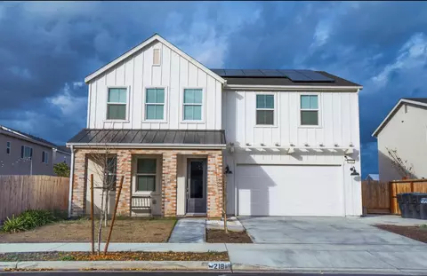 218 W Tyler Ave, Visalia, CA 93291