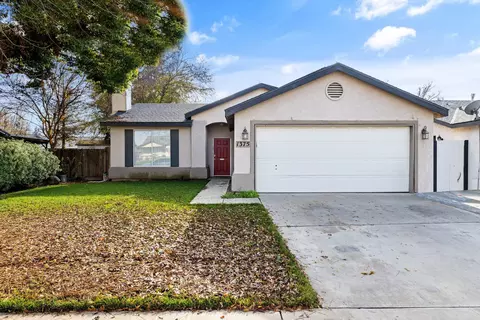 1375 Cottage Grove Ave, Tulare, CA 93274