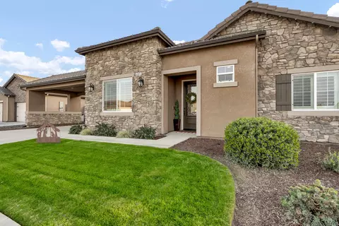 4645 W Prescott Ct, Visalia, CA 93291