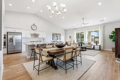 Dining - 314 Windsor St, Exeter, CA 93221 photo 1 of 1