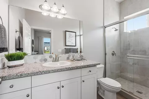 Bath - 314 Windsor St, Exeter, CA 93221 photo 6 of 6