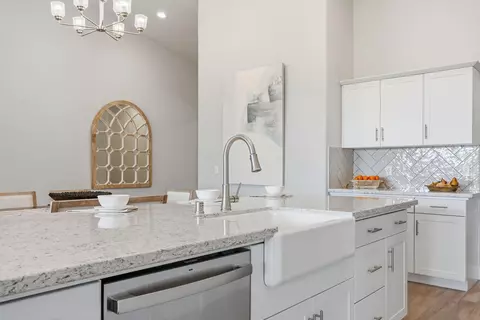Kitchen - 314 Windsor St, Exeter, CA 93221 photo 5 of 5
