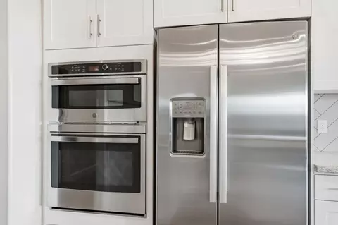 Kitchen - 314 Windsor St, Exeter, CA 93221 photo 4 of 5