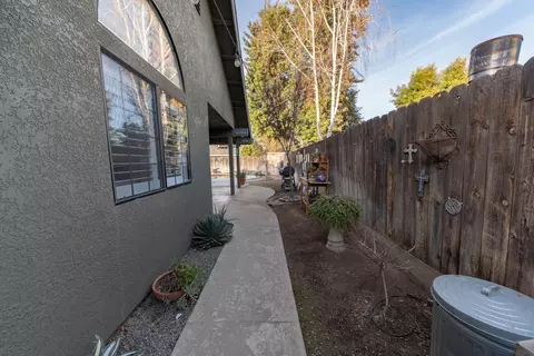 2734 E Feemster Ave, Visalia, CA 93292 photo 47