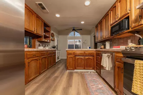 2734 E Feemster Ave, Visalia, CA 93292 photo 25