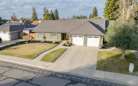 2734 E Feemster Ave, Visalia, CA 93292 photo 6