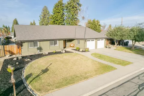 2734 E Feemster Ave, Visalia, CA 93292 photo 5