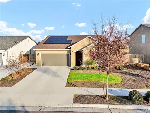 2122 N Rinaldi Ct, Visalia, CA 93291