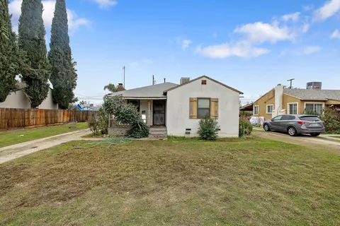 2134 E Cambridge Ave, Fresno, CA 93703