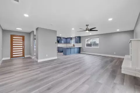 609 S Acacia Dr, Lemoore, CA 93245 photo 17