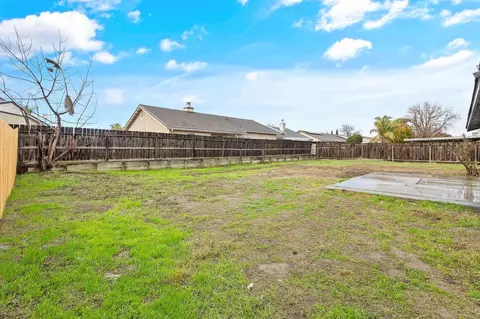 609 S Acacia Dr, Lemoore, CA 93245 photo 32