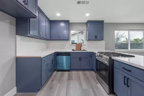 609 S Acacia Dr, Lemoore, CA 93245 photo 9