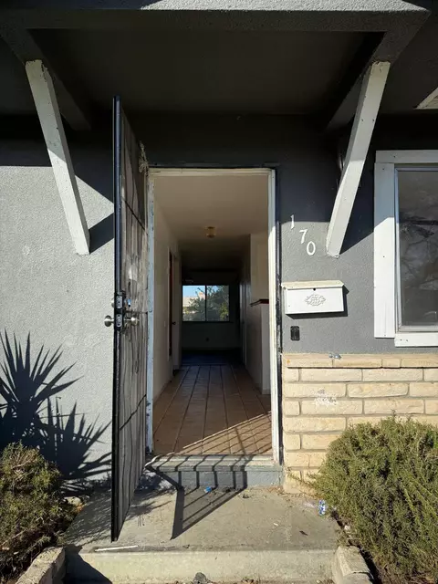 170 W Spring Ln, Lemoore, CA 93245 photo 4