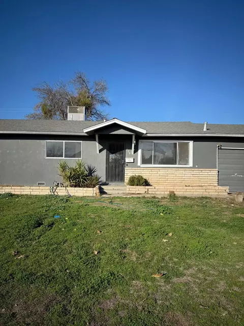 170 W Spring Ln, Lemoore, CA 93245