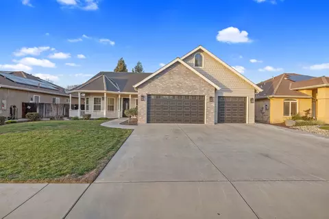 121 Atwood Ave, Exeter, CA 93221