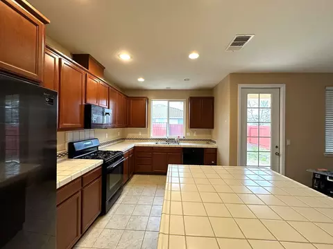 2364 Urdaneta Way, Merced, CA 95340 photo 7