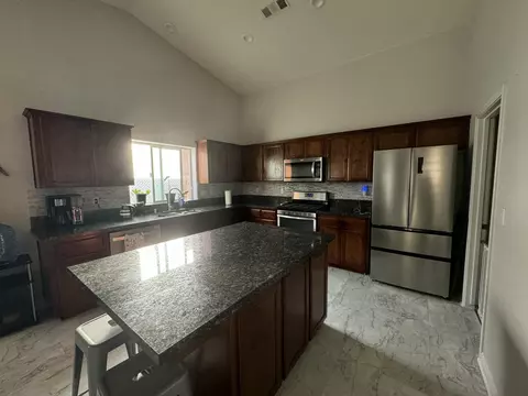 894 Maple Valley Way, Lindsay, CA 93247 photo 5