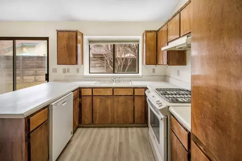 1925 E Vine Ave, Visalia, CA 93292 photo 14