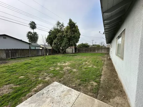 1963 E Ash Ave, Tulare, CA 93274 photo 14