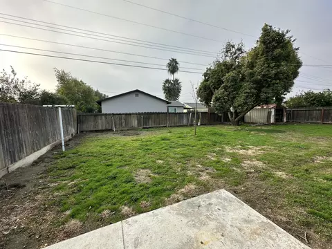 1963 E Ash Ave, Tulare, CA 93274 photo 15
