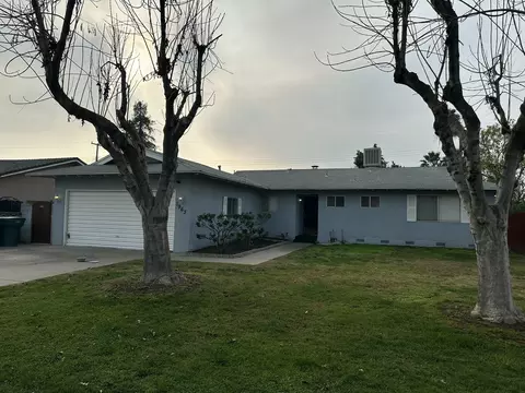 1963 E Ash Ave, Tulare, CA 93274 photo 3