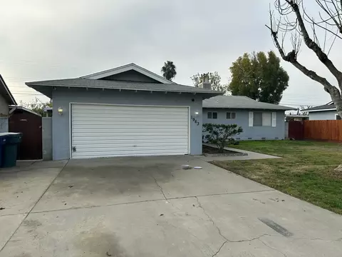 1963 E Ash Ave, Tulare, CA 93274 photo 2